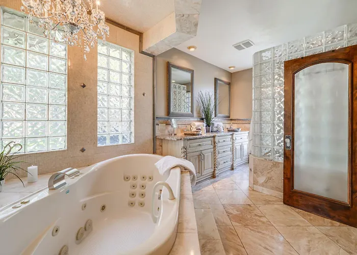 Villa 2 Mi To Old Town: 'the Grand Palms Estate' W/ Pool *